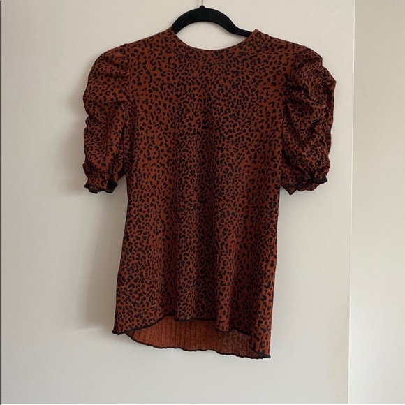 Moon River Ruched Sleeve Top - Picture 4 of 4